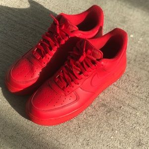 Nike Air Force 1 Low '07 LV8 Triple Red